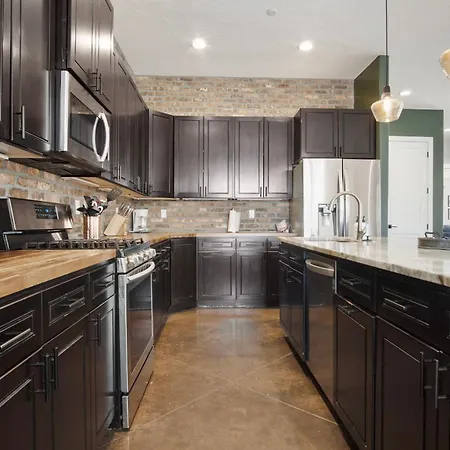 4271 Elm Valley Getaway